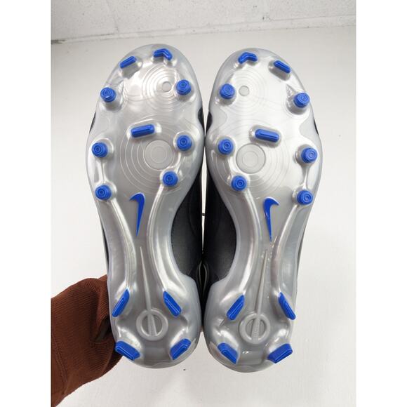 Nike Tiempo Legend Club 10 Soccer Cleats main image 4